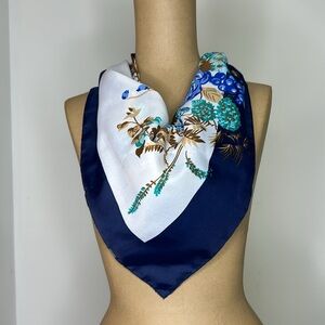 Valentina Fiore 💐 Vintage Blue Floral Neck Scarf Head Wrap Accessory